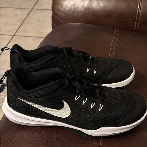 Nike Men's Black and white Legend training Athletic Shoes size 11 - Picture 2 of 7